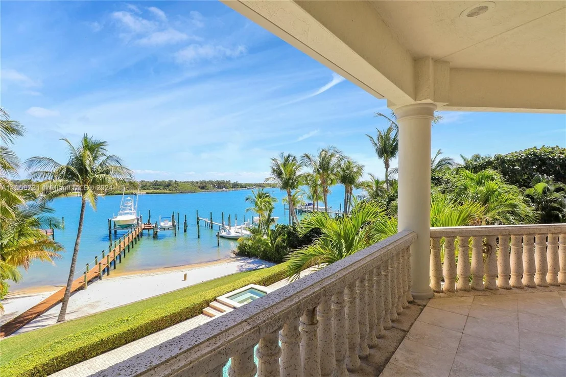 Photo of 17581 SE Conch Bar Ave
