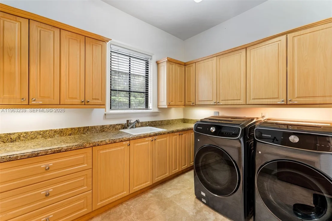Photo of 11111 Killian Park Rd
