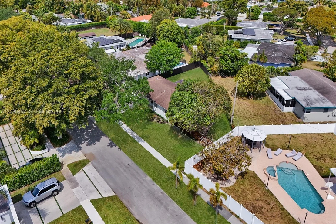 Photo of 2125 Alamanda Dr