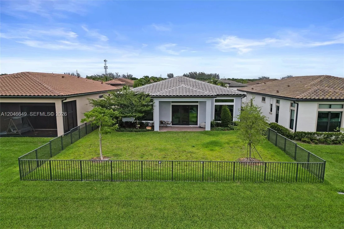 Photo of 8147 Juniper Dr