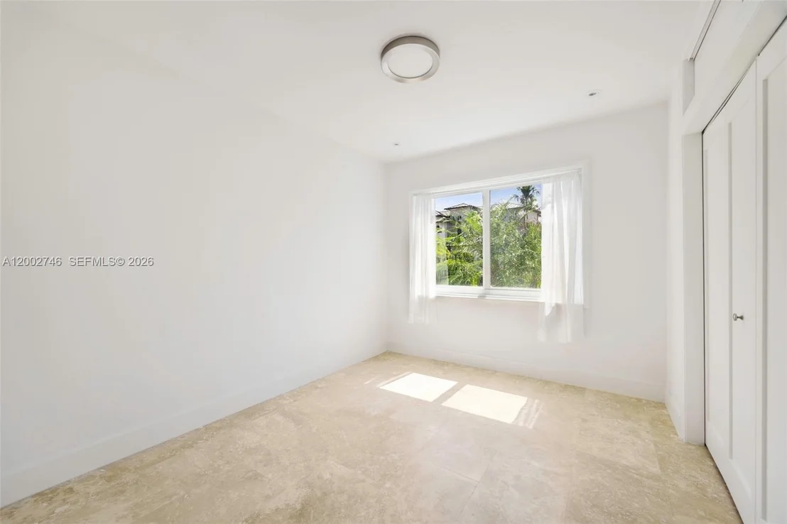 Photo of 255 Ridgewood Rd