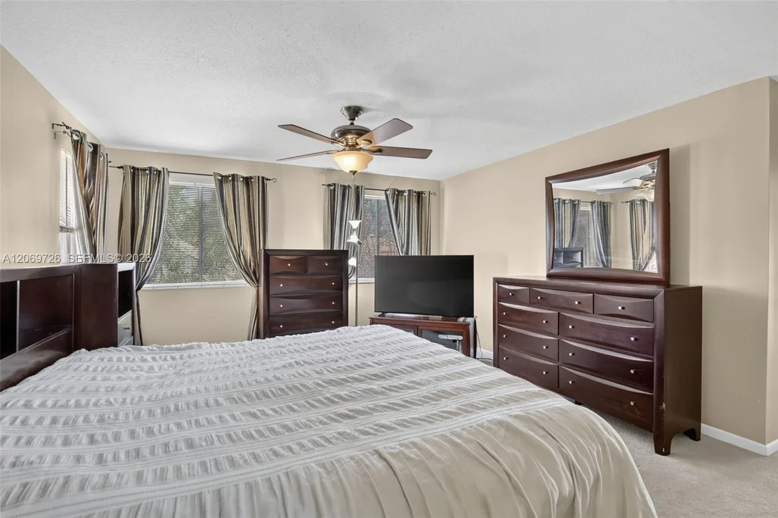 Photo of 2638 Oak Park Cir