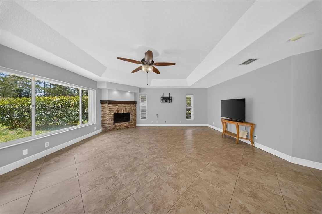 Photo of 1215 Stallion Dr