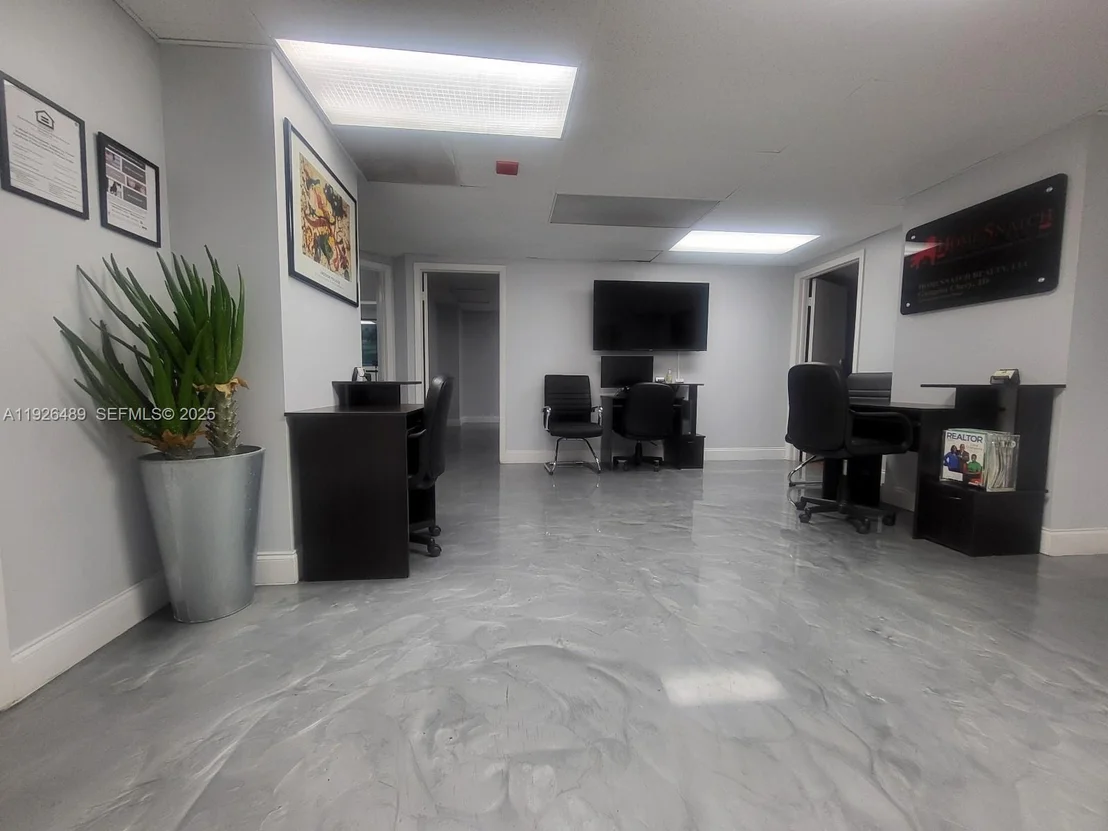 Photo of Unit CU206 at 13499 Biscayne Blvd