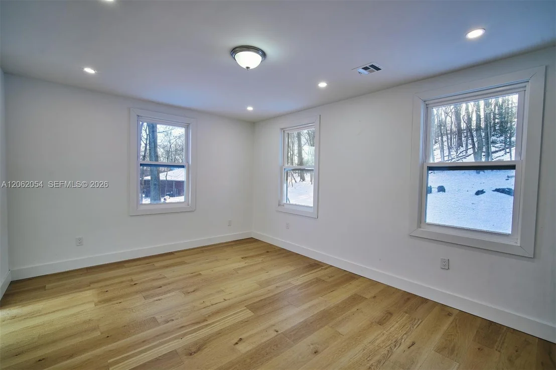 Photo of 189 Mc Namara Rd