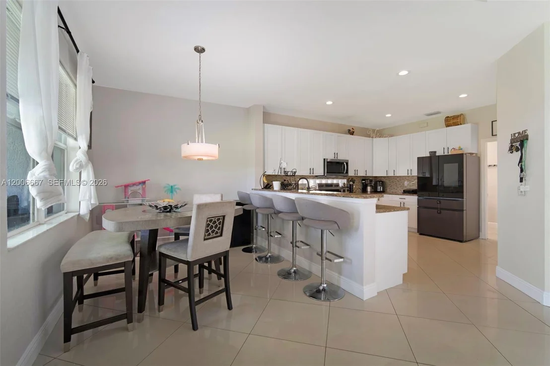 Photo of 1225 Rosegate Blvd
