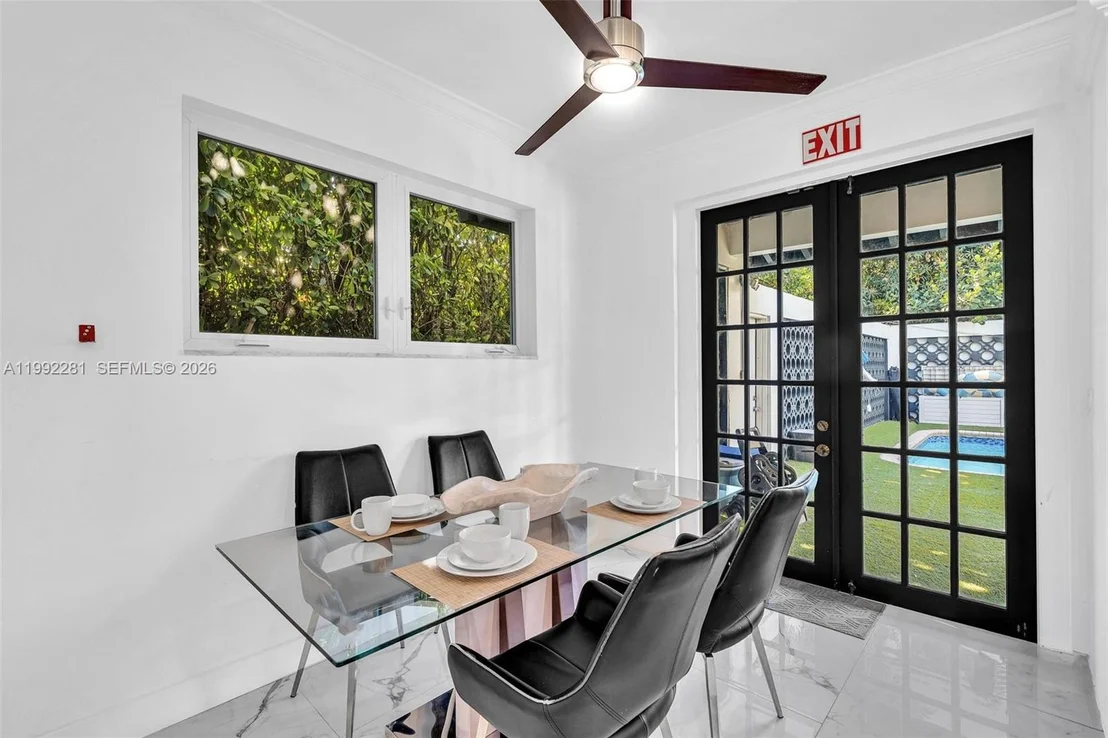 Photo of 472 Sunset Dr
