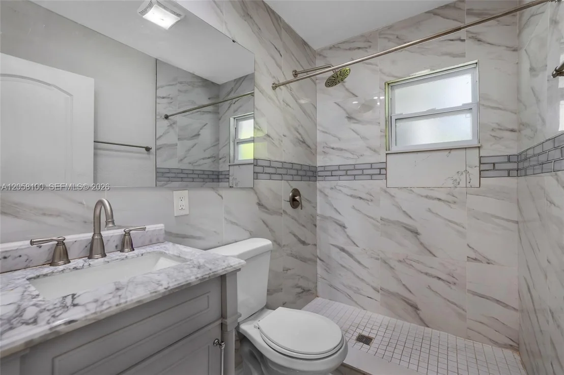Photo of 3405 Robbins Rd