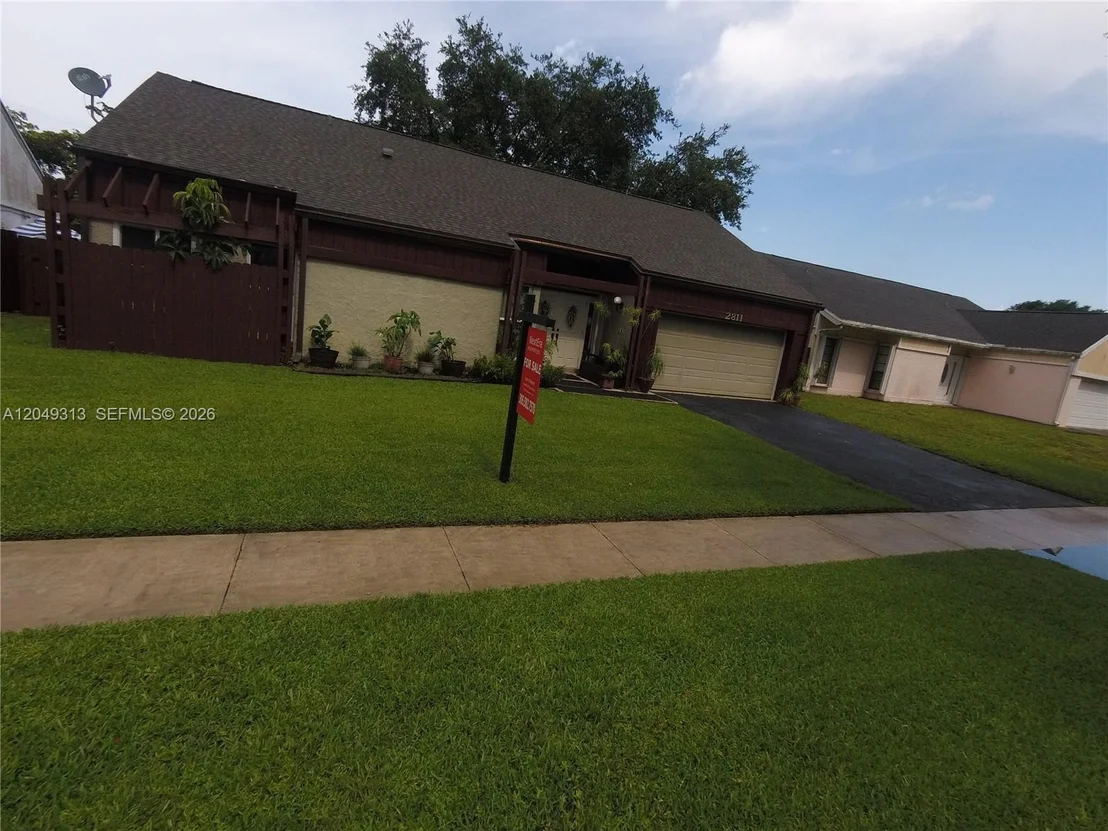Photo of 2811 Devonwood Ave