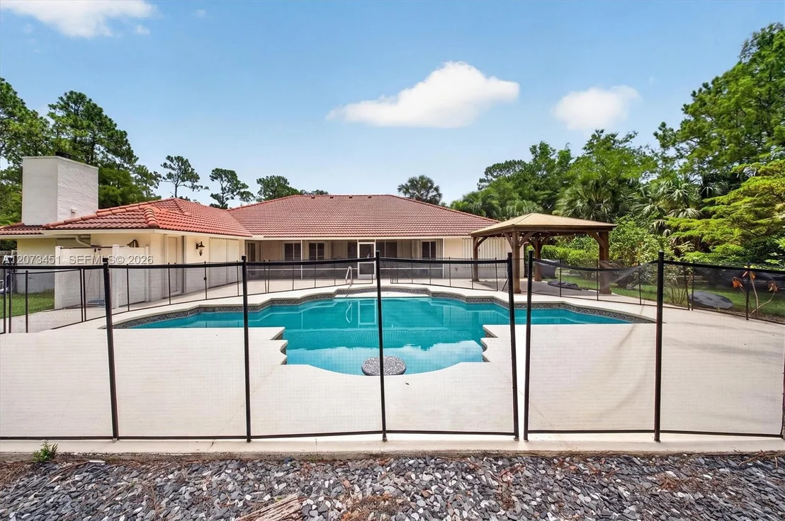 Photo of 1215 Stallion Dr
