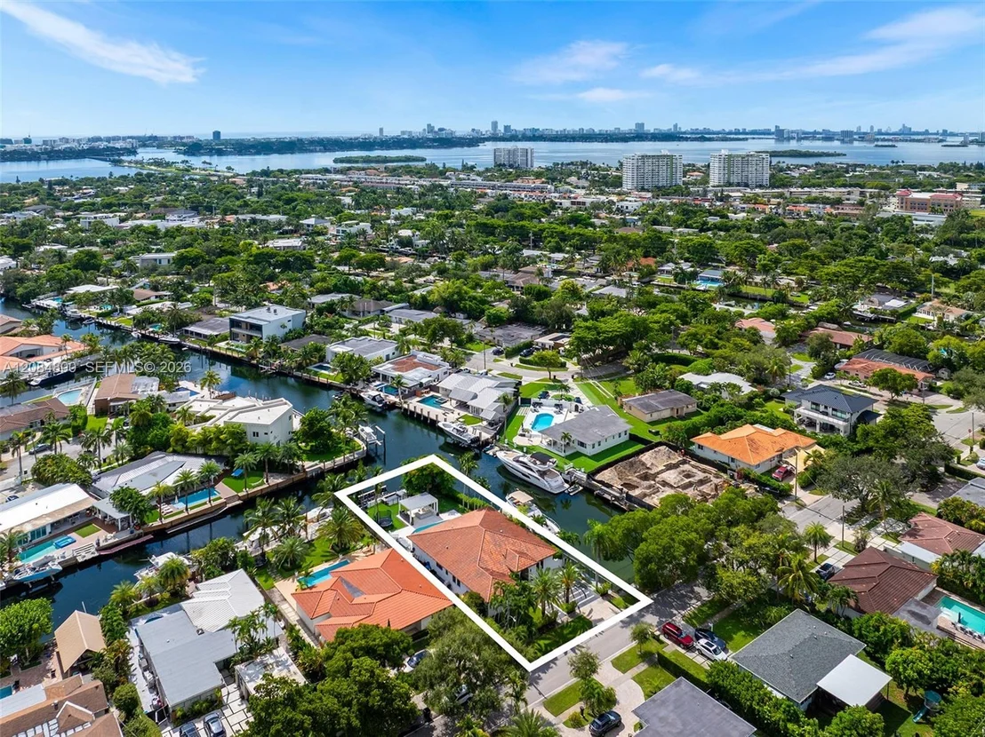 Photo of 12905 Ixora Rd