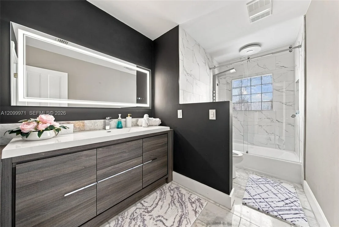 Photo of 5111 NE 30th Ave