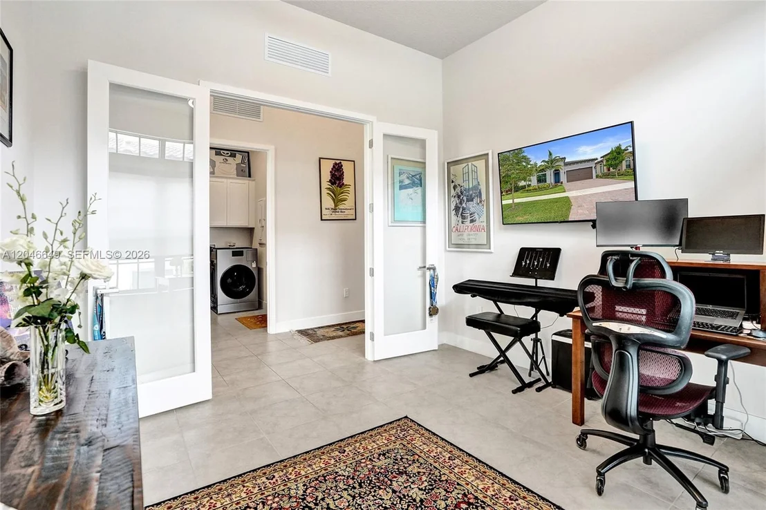 Photo of 8147 Juniper Dr