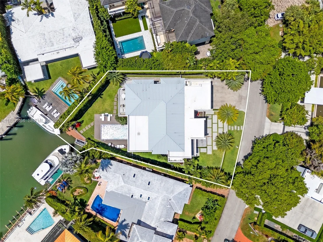 Photo of 420 Island Dr
