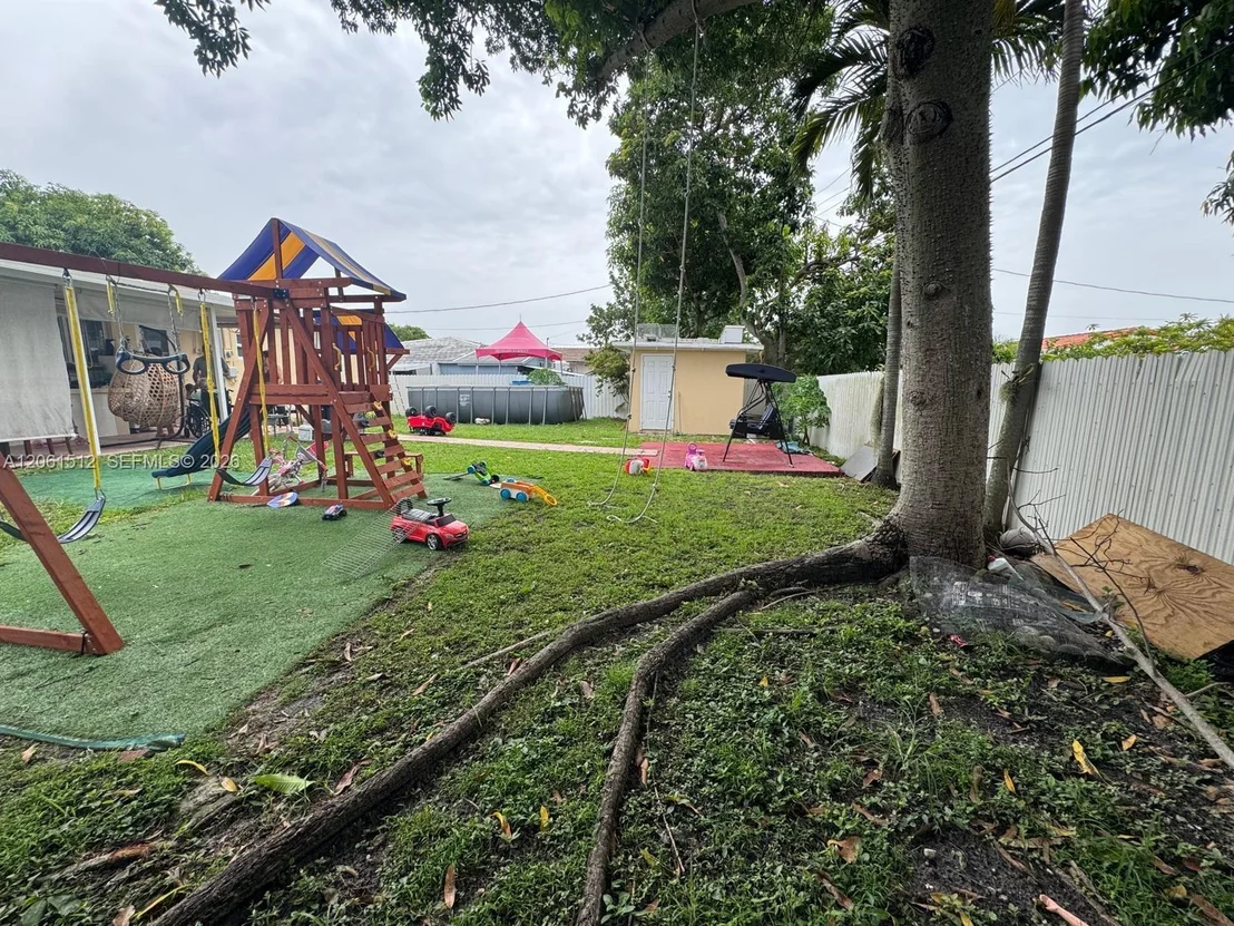 Photo of 80 W 56th St