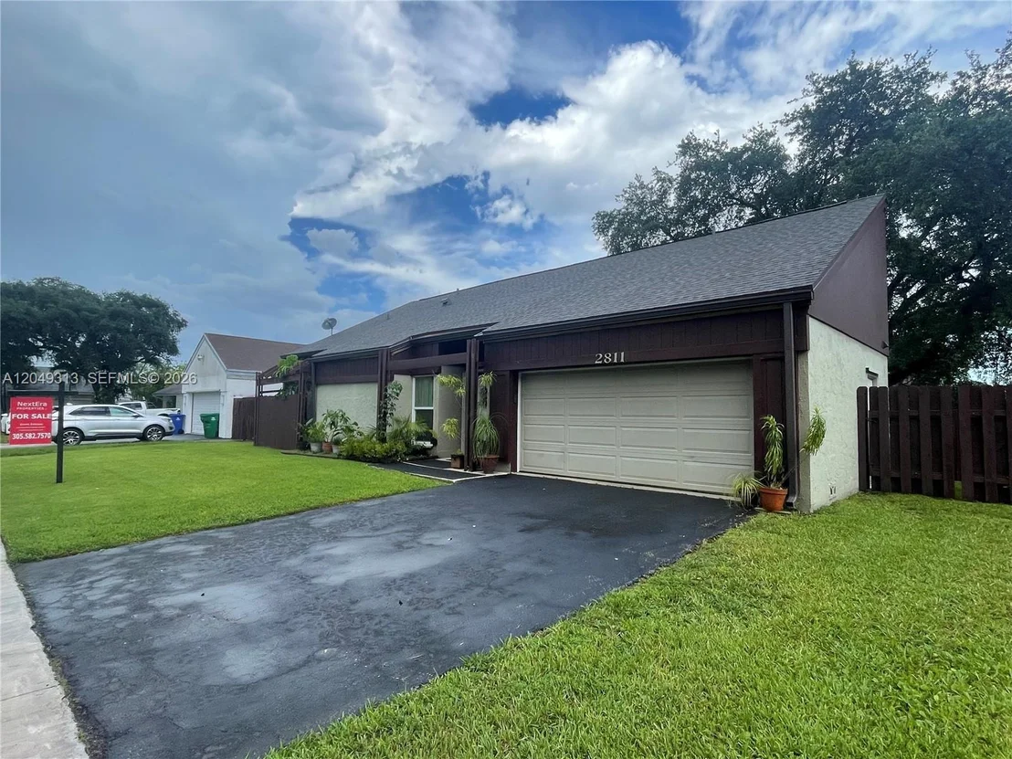 Photo of 2811 Devonwood Ave