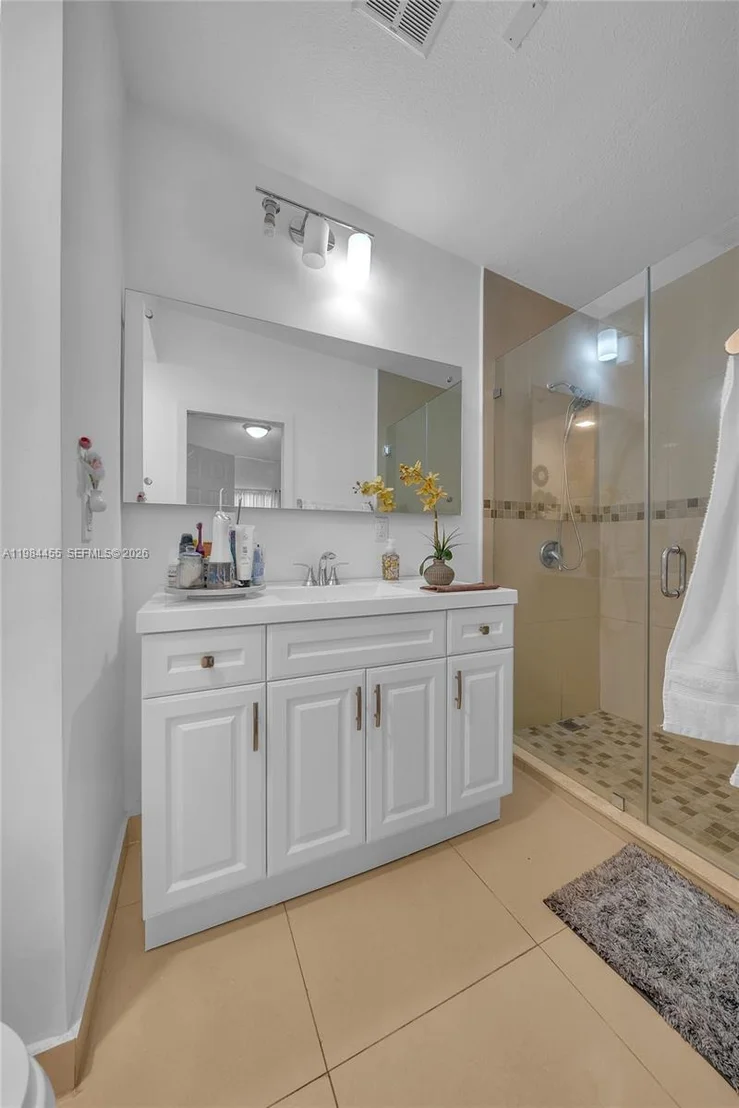 Photo of 213 W 20th St
