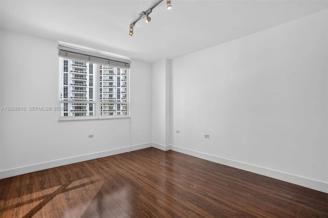 Photo of Unit 906 at 801 Brickell Key Blvd