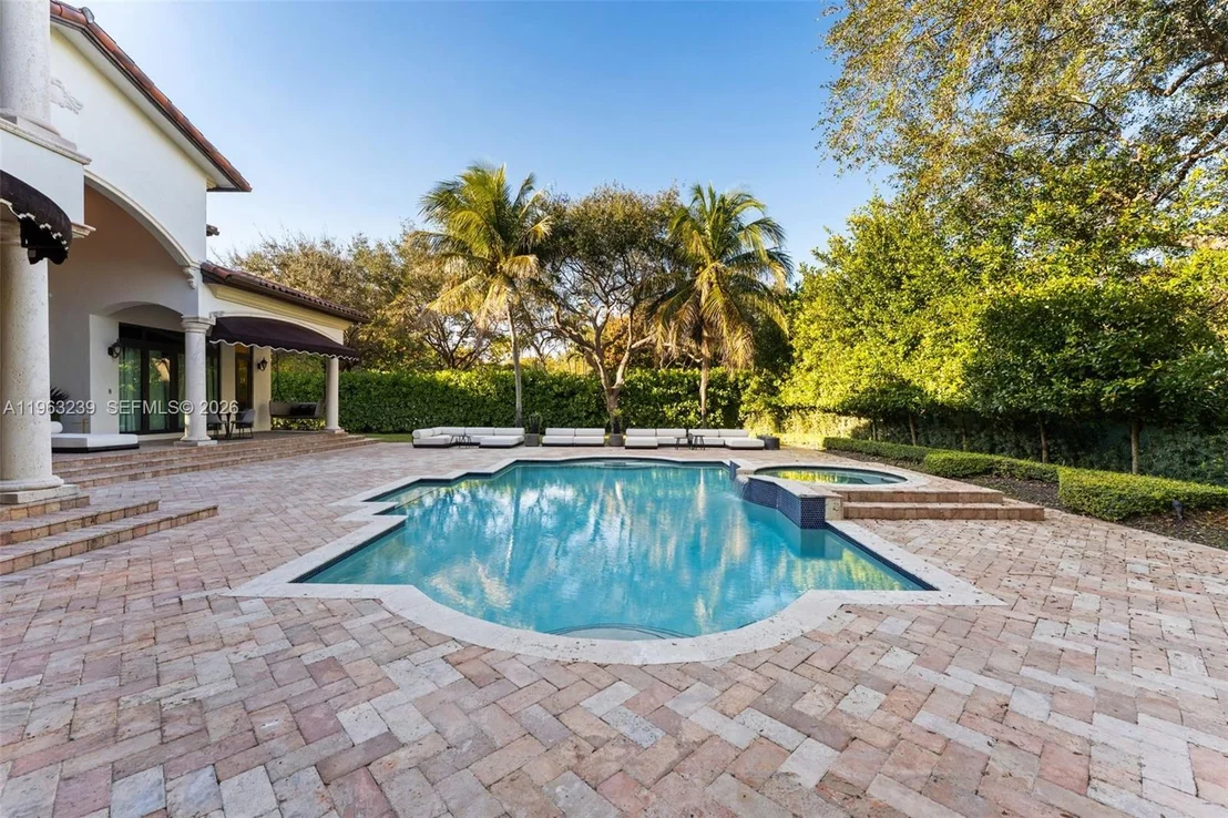 Photo of 11111 Killian Park Rd