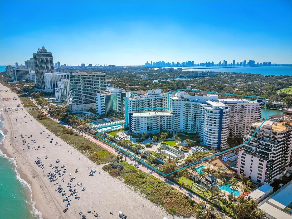 Photo of Unit 310 at 5161 Collins Ave