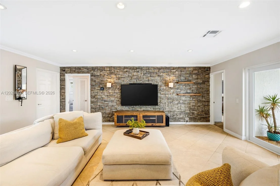 Photo of 620 SE 11th St