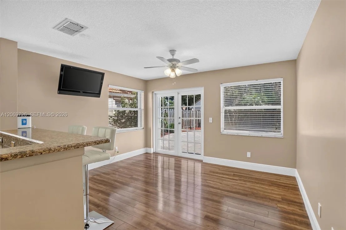 Photo of 2638 Oak Park Cir
