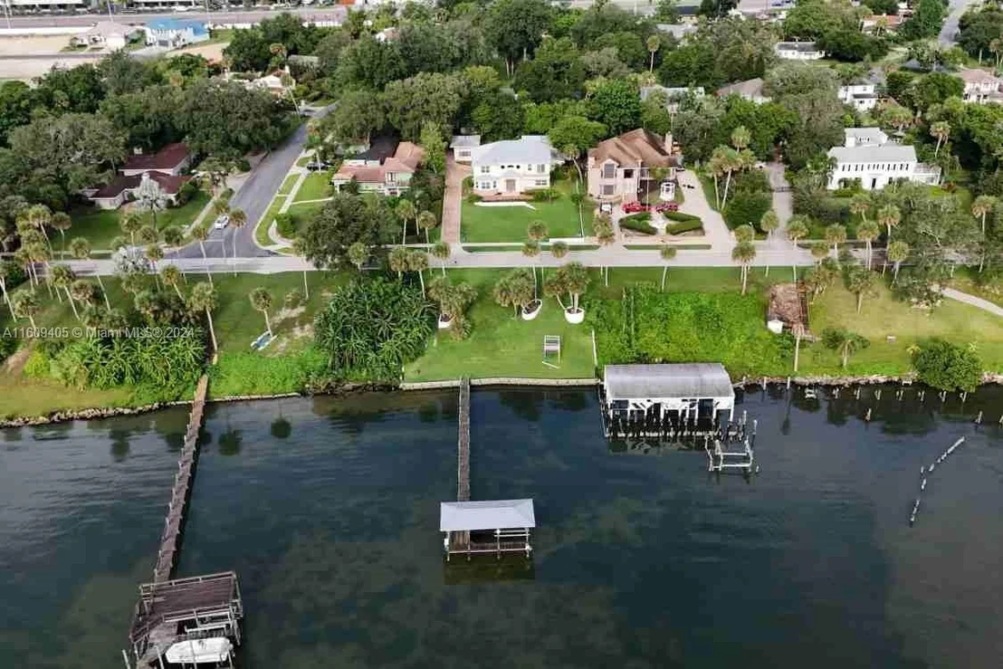 Photo of 1613 N Indian River Drive