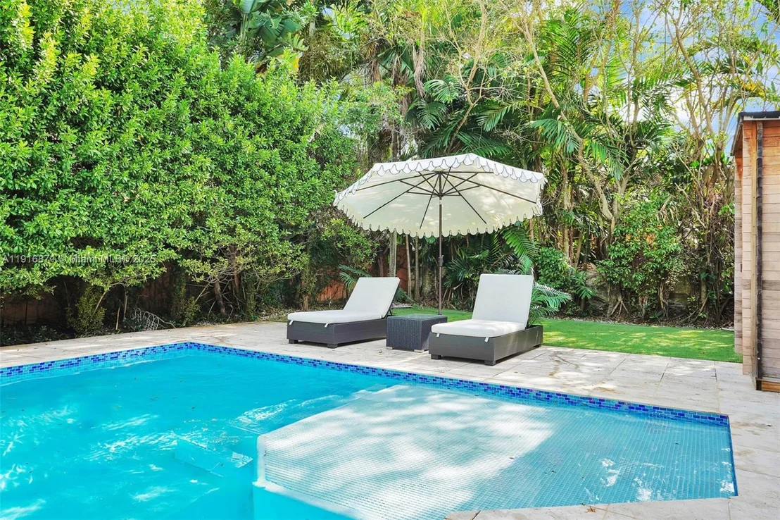 Photo of 145 Bal Bay Dr