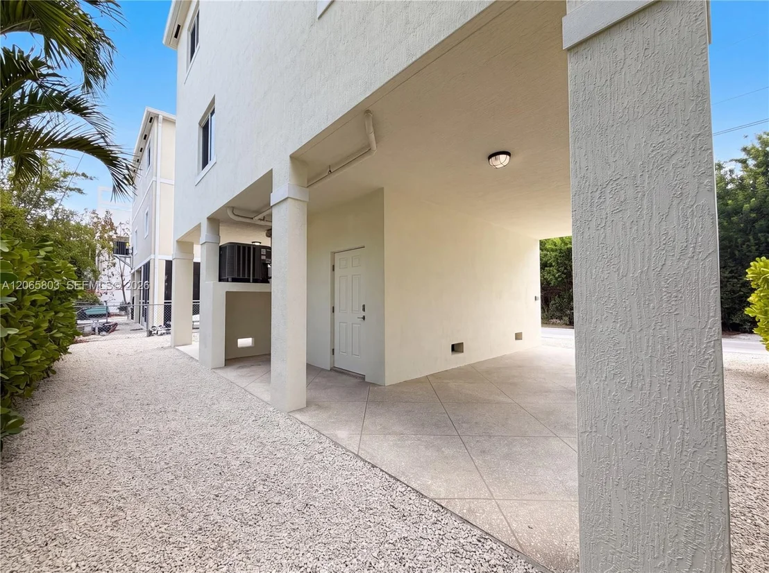 Photo of 17 Lakeview Dr