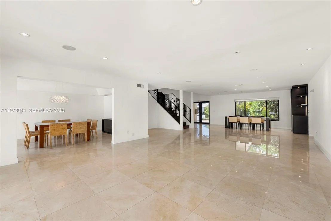 Photo of 501 Hibiscus Dr