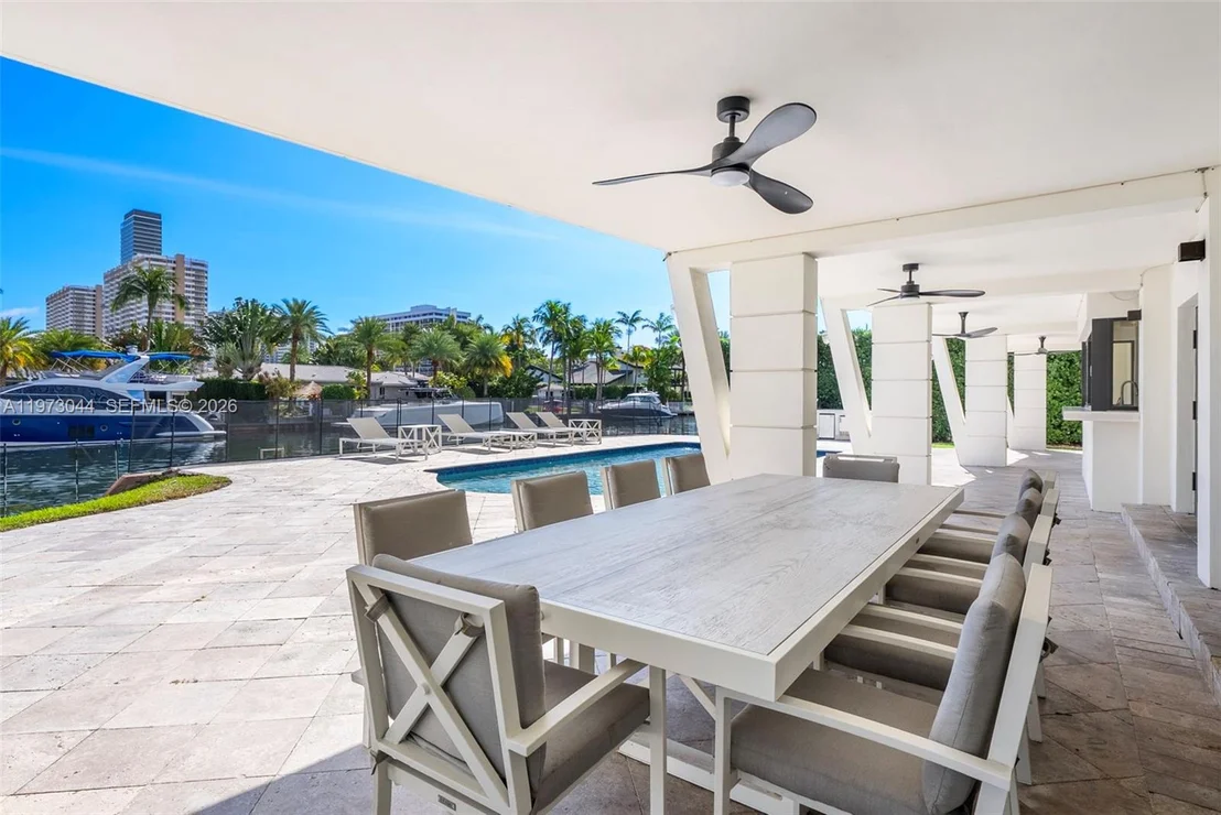 Photo of 501 Hibiscus Dr