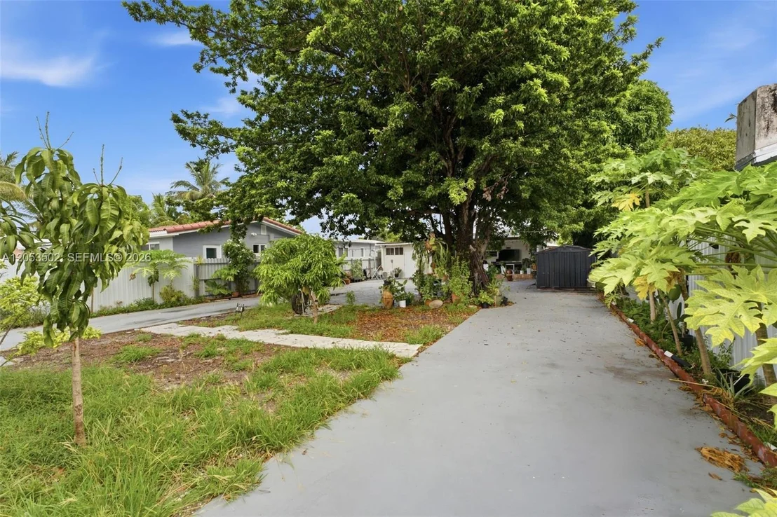 Photo of 419 SE 3rd St