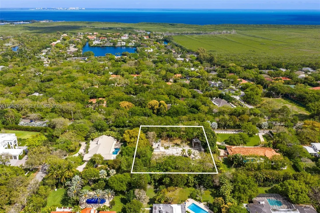 Photo of 10550 Old Cutler Rd