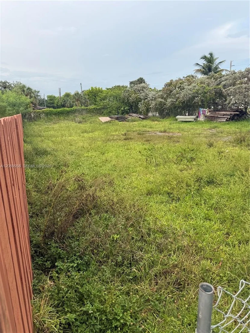 Photo of 325 NW 4th St