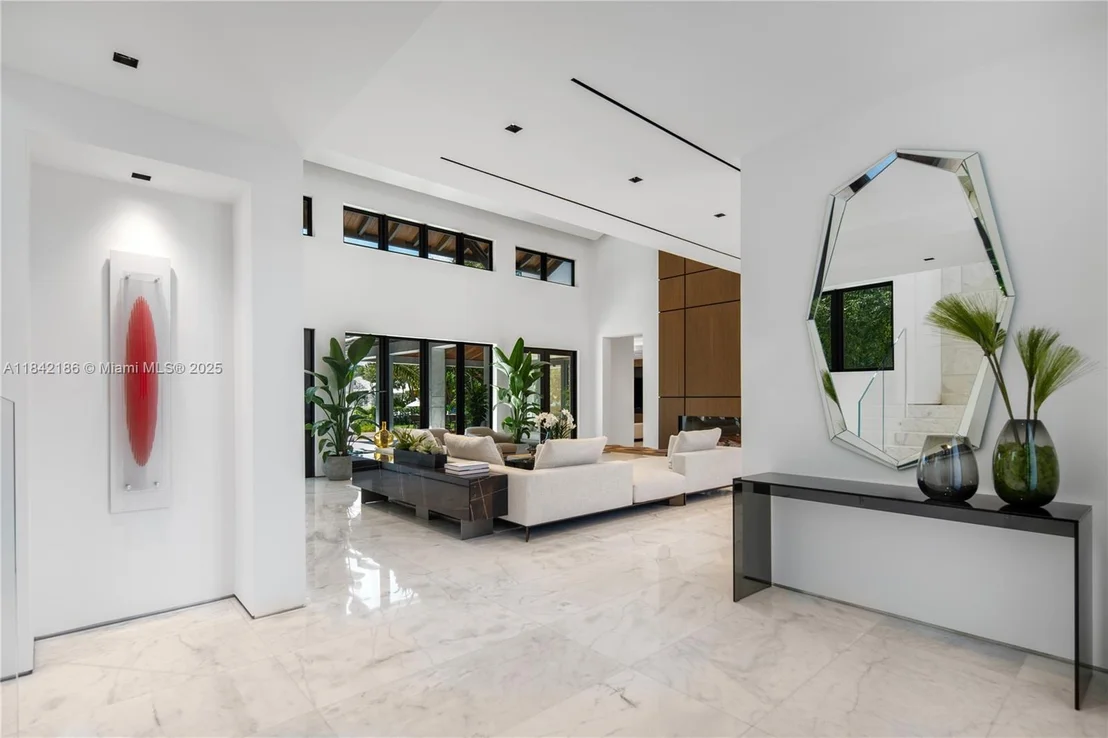 Photo of 4241 Palm Ln