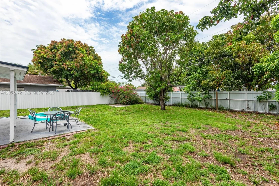 Photo of 681 NE 1st Pl
