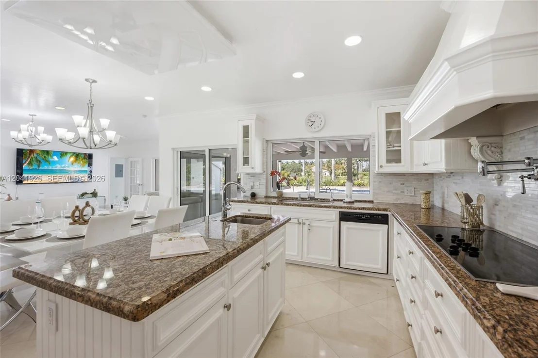 Photo of 16170 Saddle Ln
