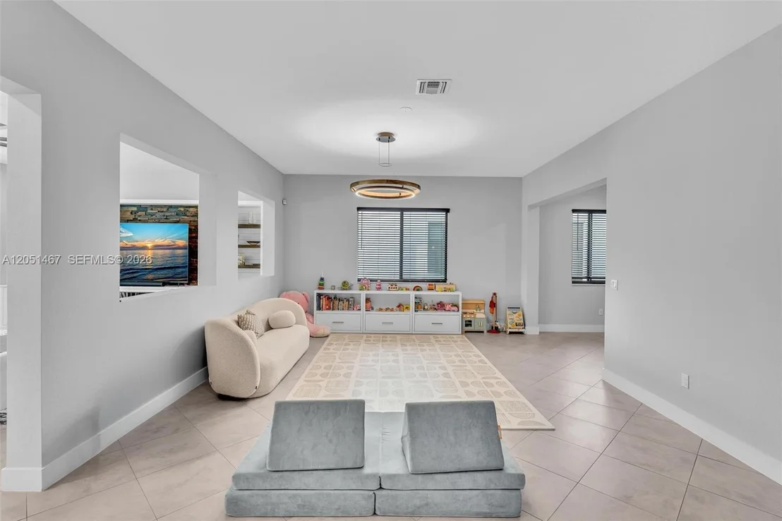 Photo of 10855 Pacifica Way