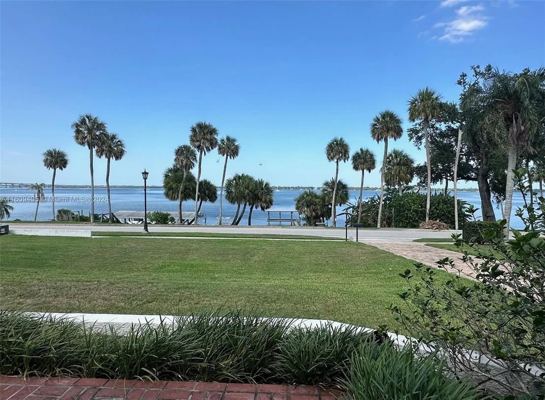 Photo of 1613 N Indian River Drive