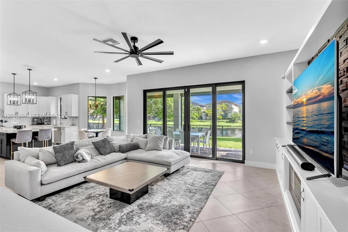 Photo of 10855 Pacifica Way