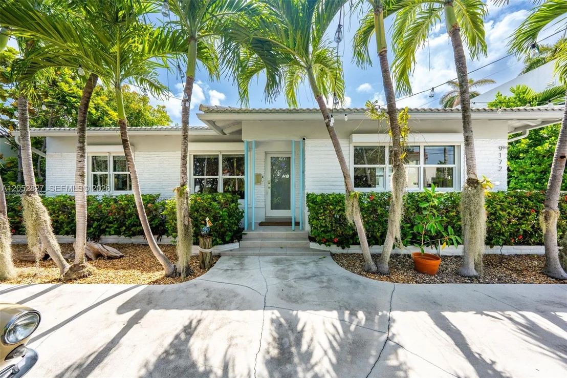 Photo of 9172 Carlyle Ave