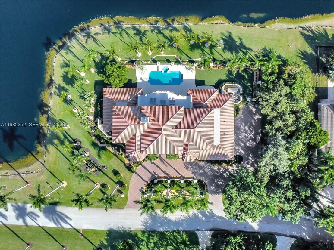 Photo of 2905 Paddock Rd
