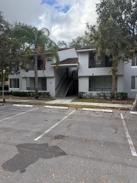 Photo of Unit 12101 at 631 Lyons Rd