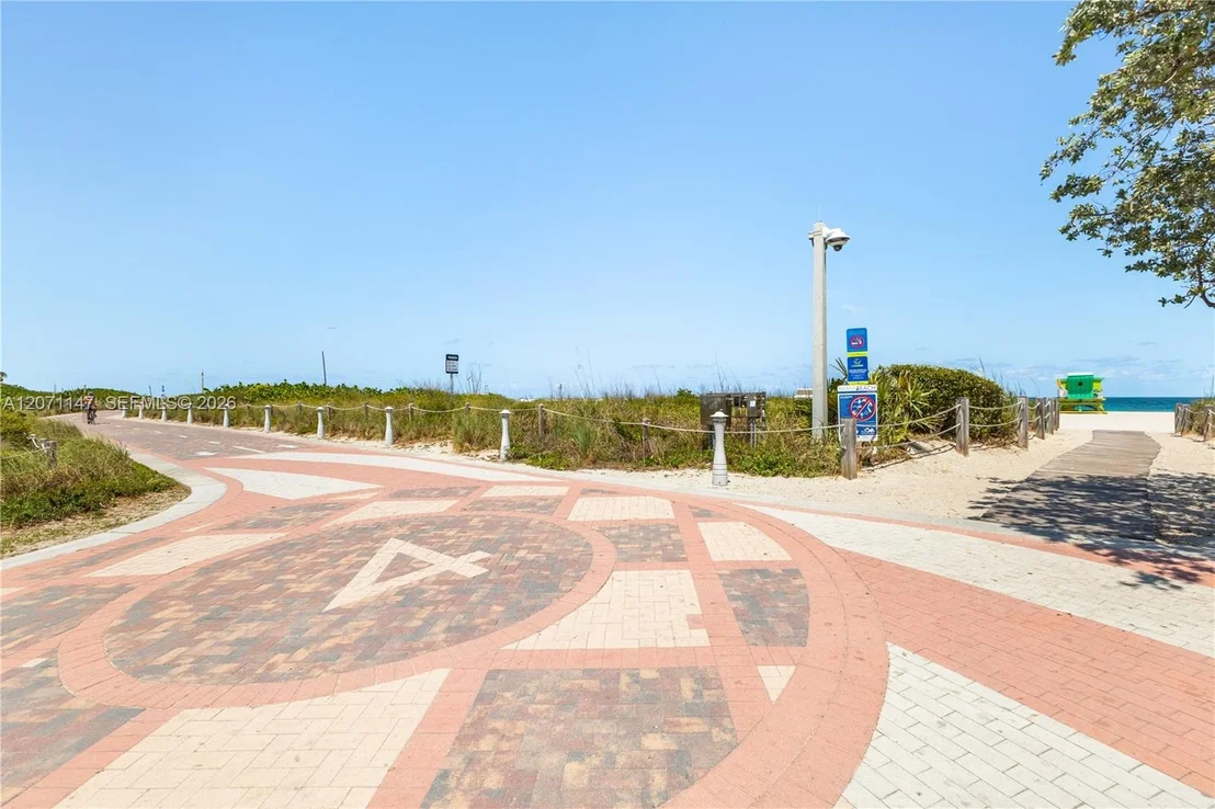 Photo of Unit 607 at 401 Ocean Dr