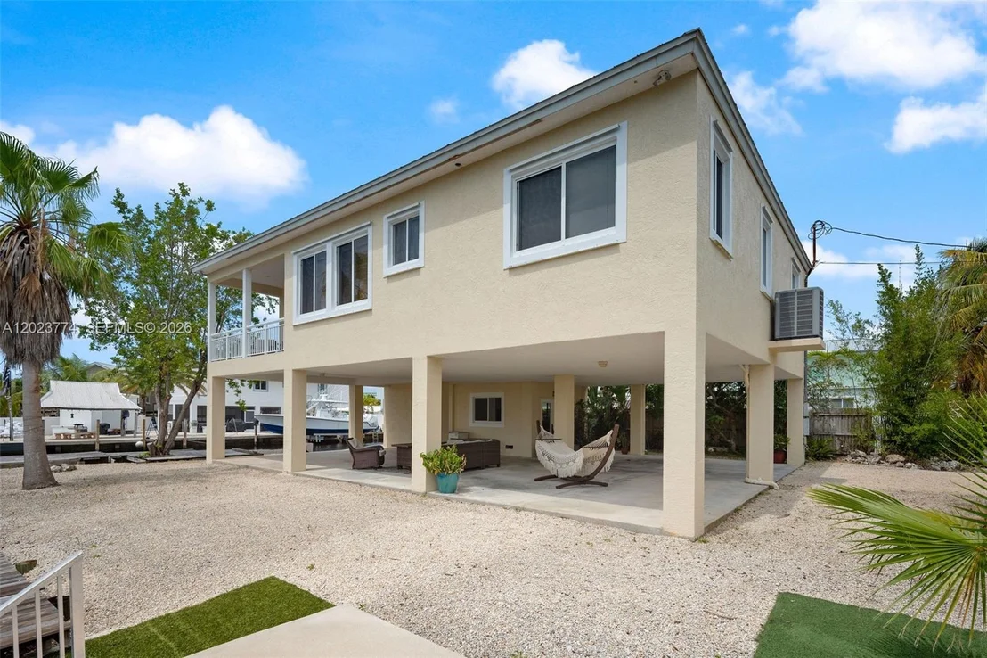 Photo of 365 Loeb ave