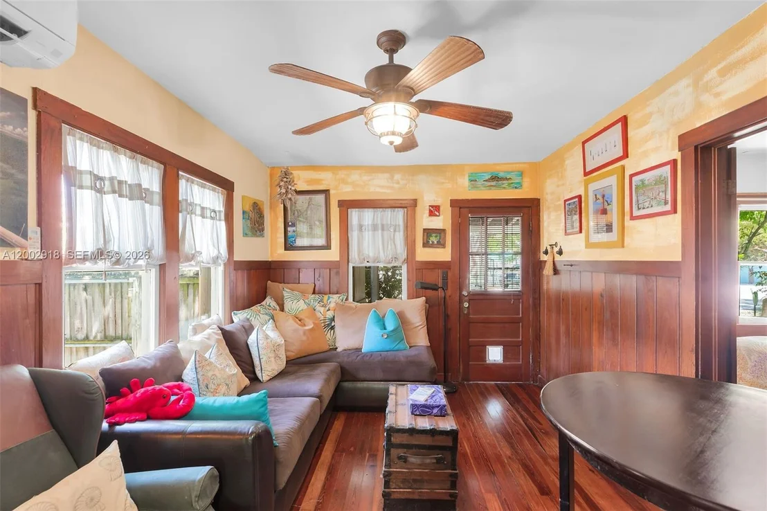Photo of 140 Tavern Dr