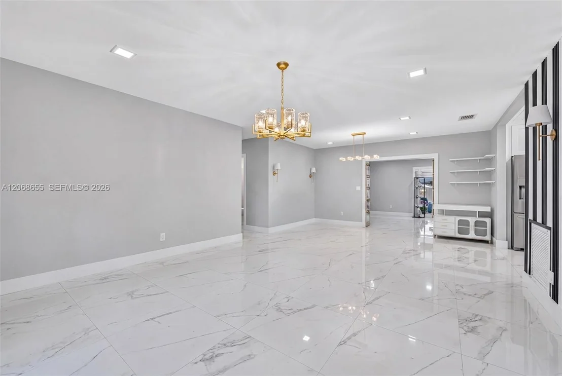 Photo of 700 W 51st Pl