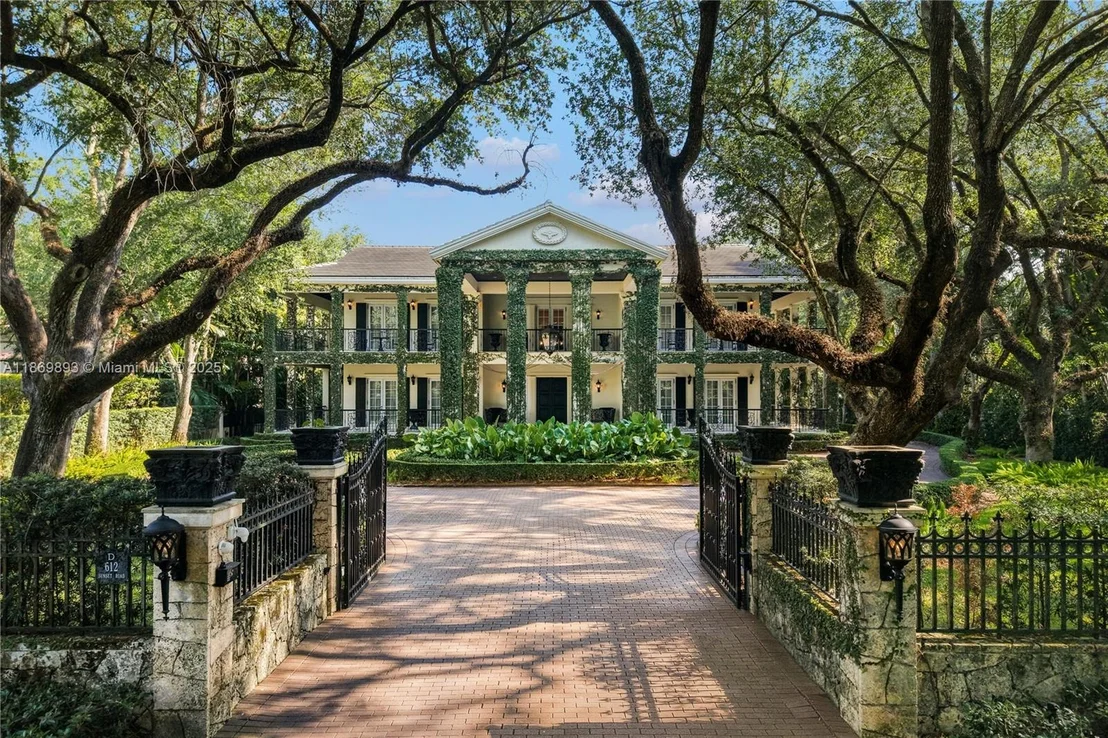 Photo of 612 Sunset Dr