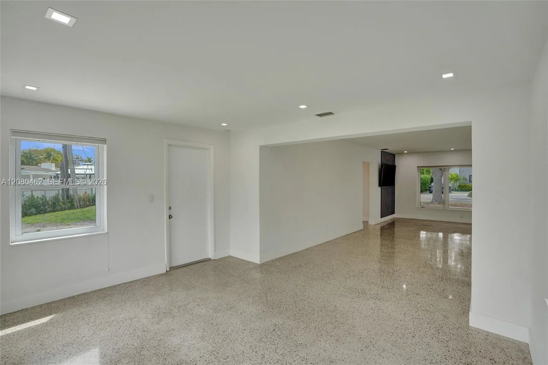 Photo of 2125 Alamanda Dr