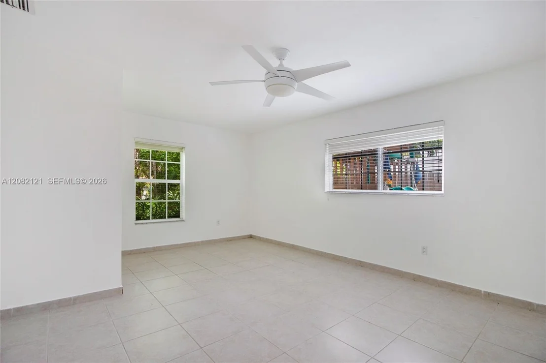 Photo of 119 Harbor Dr